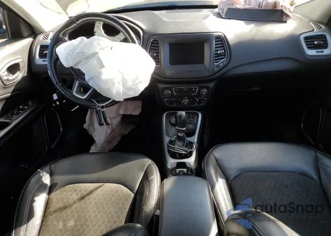 2020 Jeep Compass Latitude из США, поврежденный, VIN 3C4NJDBB8LT146713